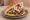 Döner Tasche: an illustration of beef, chicken, lettuce, cabbage and more.