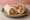 Fàntuán (饭团): an illustration of pork floss and egg.