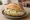 Gorgonzola e Pere: an illustration of pear on bread.