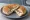 Ka'ak b'Labneh (كعك باللبنة): an illustration of the sandwich.