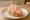 Pintxo de Txaka: an illustration of crab, mayonnaise and onion on baguette.