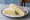 Sándwich de Miga de Huevo: an illustration of egg, mayonnaise and butter on white bread.