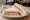 Sándwich de Queso y Tomate: an illustration of cheese, tomato, butter and mayonnaise on white bread.
